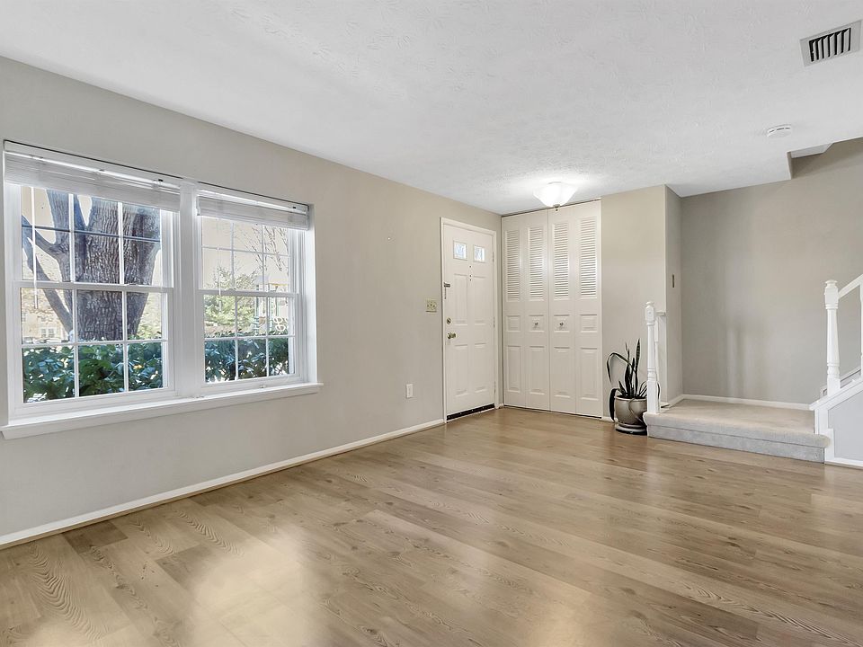 12127 Purple Sage Ct #1, Reston, VA 20194 | Zillow