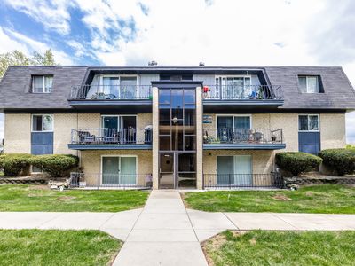 11102 S 84th Ave APT 2B, Palos Hills, IL, 60465