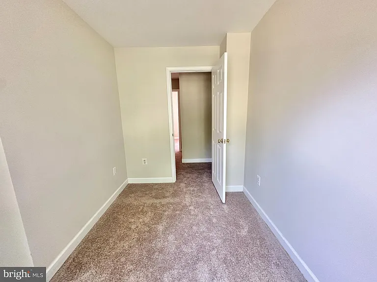 21326 Thimbleweed Ct — Photo 24