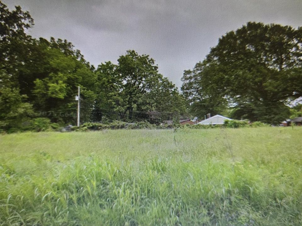 2nd image of 2810 Ketchum Rd