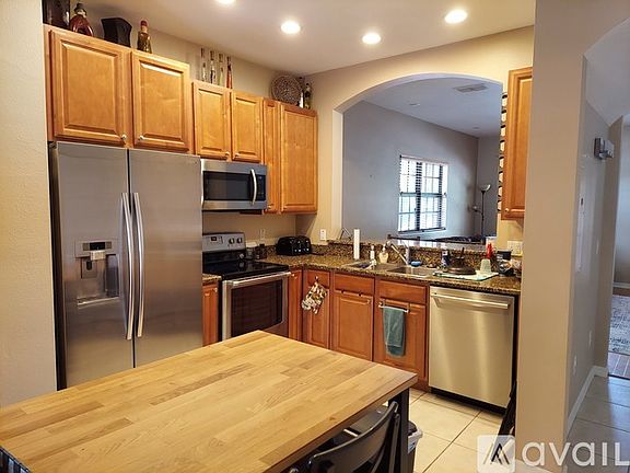 4th image of 605 3rd Ave S #605