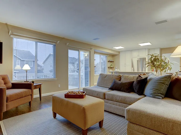 541 Pitkin Way — Photo 12