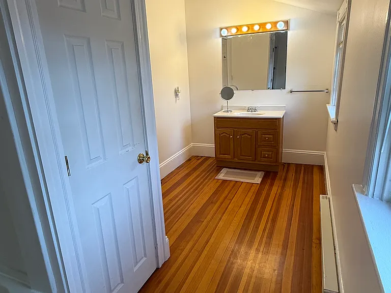 Warwick Neck Ave — Photo 10