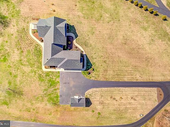 5th image of 3740 Thunder Hill Dr