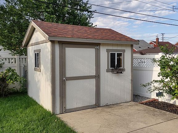 4th image of 1754 Superior Blvd