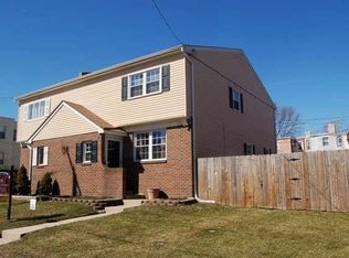 1025 Pond St, Bristol, PA 19007