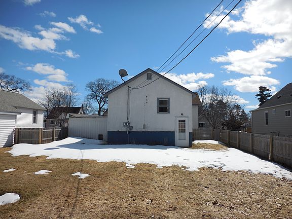 3rd image of 514 Montana Ave