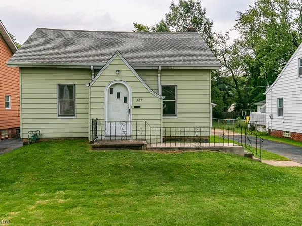 1367 Iroquois Ave, Mayfield Heights, OH 44124