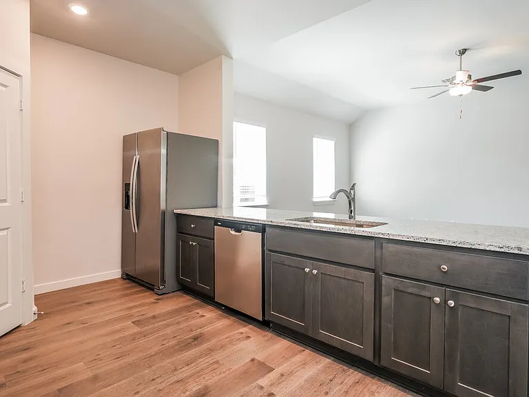 1532 Harvester Dr — Photo 7