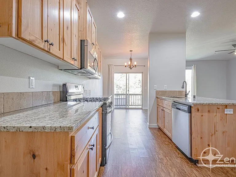 188 N 41st Pl — Photo 10