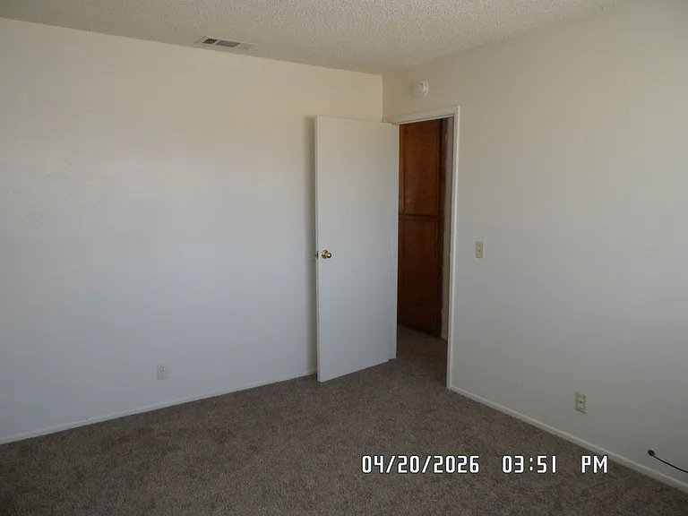 16552 Vine St — Photo 26