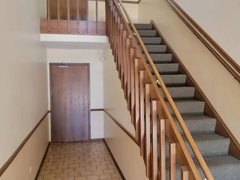 805 Oakton St — Photo 17