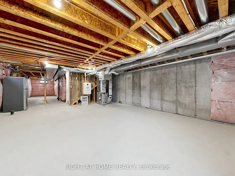 90 Laing Dr — Photo 44