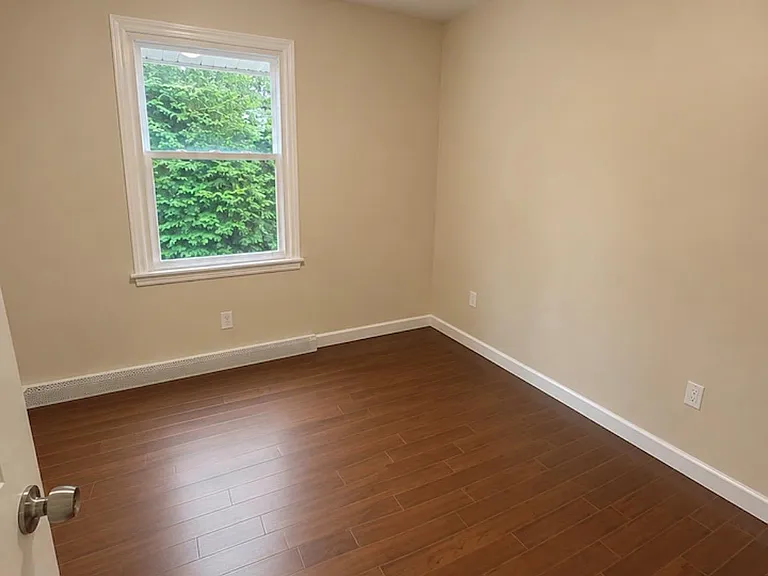 81 Bellwood Ave — Photo 9