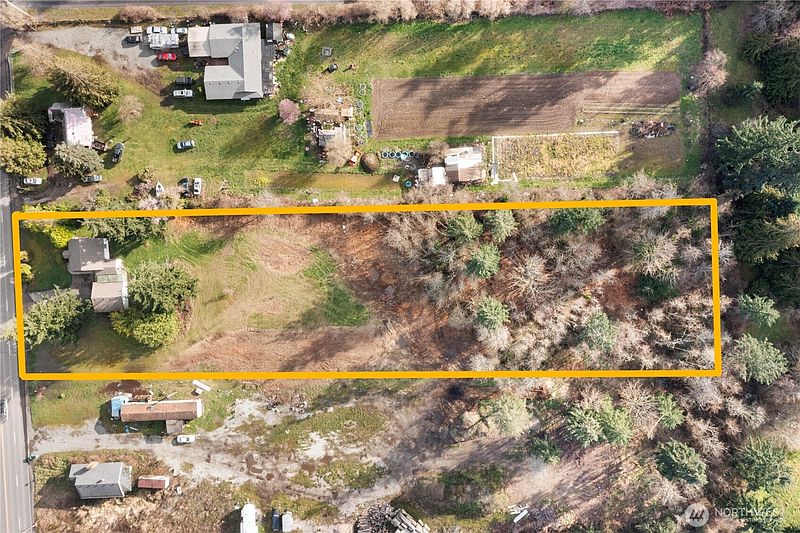 4th image of 10114 Canyon Road E