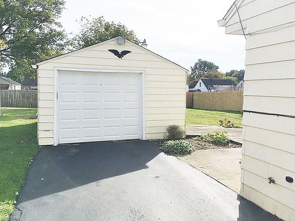 5th image of 1523 Lynn Ave