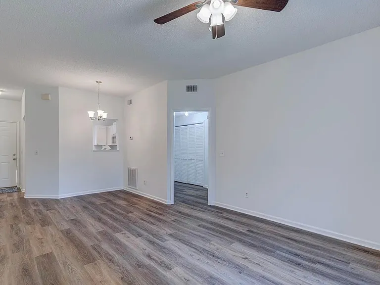 4220 Wilshire Blvd #105-C — Photo 10