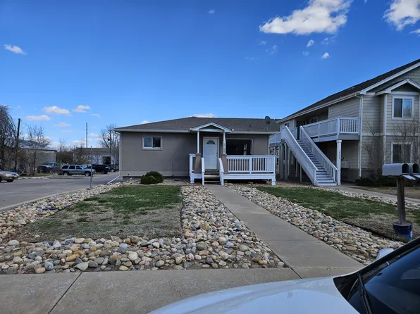 3 bed, 1.0 bath, 1100 sqft, $1,450, 2120 5th Ave APT 2, Greeley, CO 80631