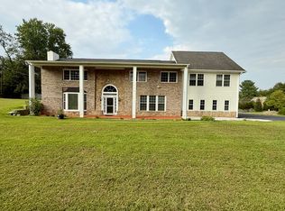 10828 Miller Rd, Oakton, VA 22124