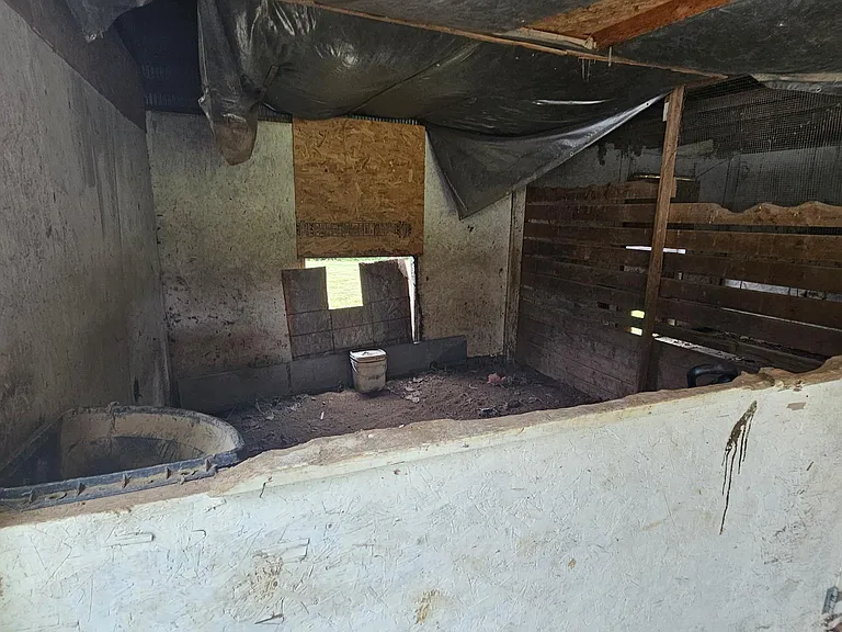 Horse stall 2
