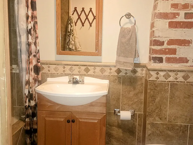 901 Park Ave #1 — Photo 10