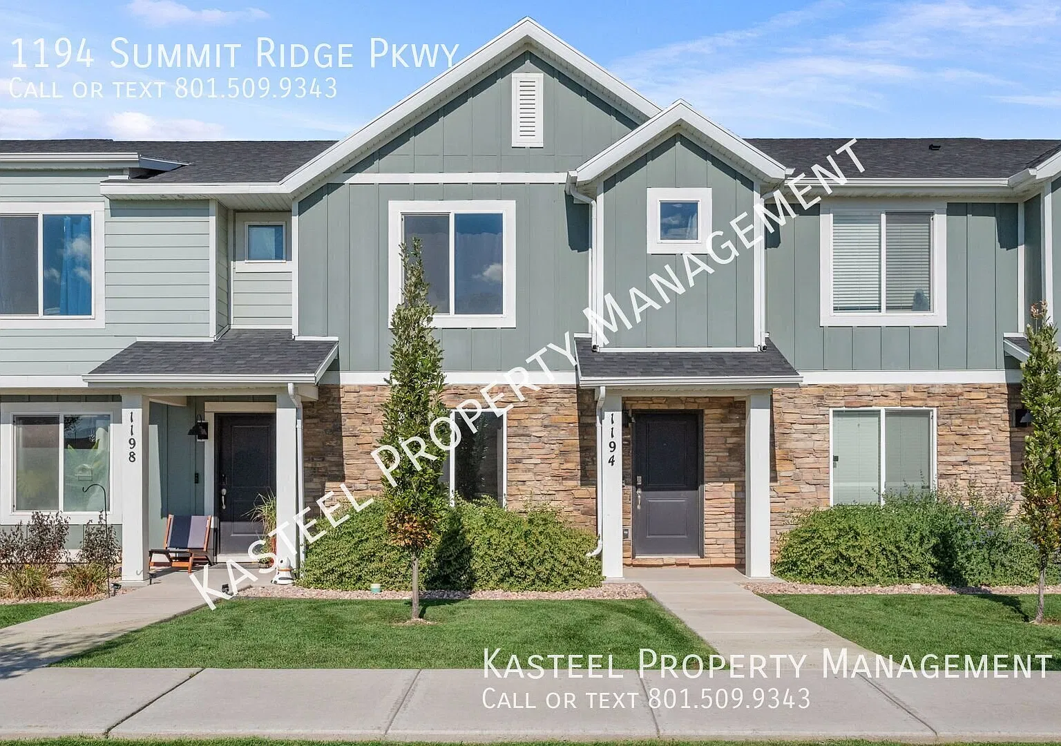 Beautiful Townhome with 2 Car Garage — Photo 1