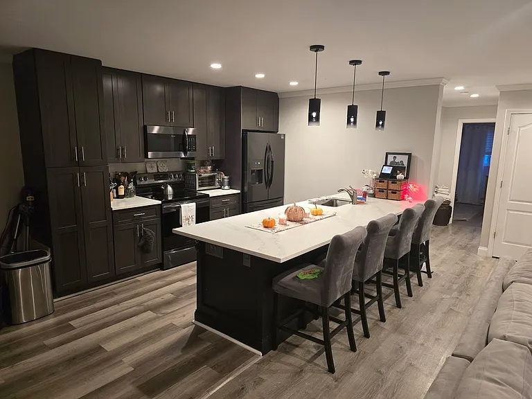 Scarborough Ln — Photo 1