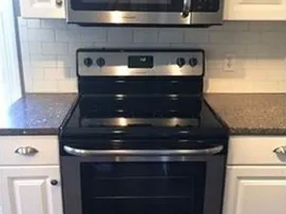 3rd image of 396 Twin Lakes Dr Unit 396