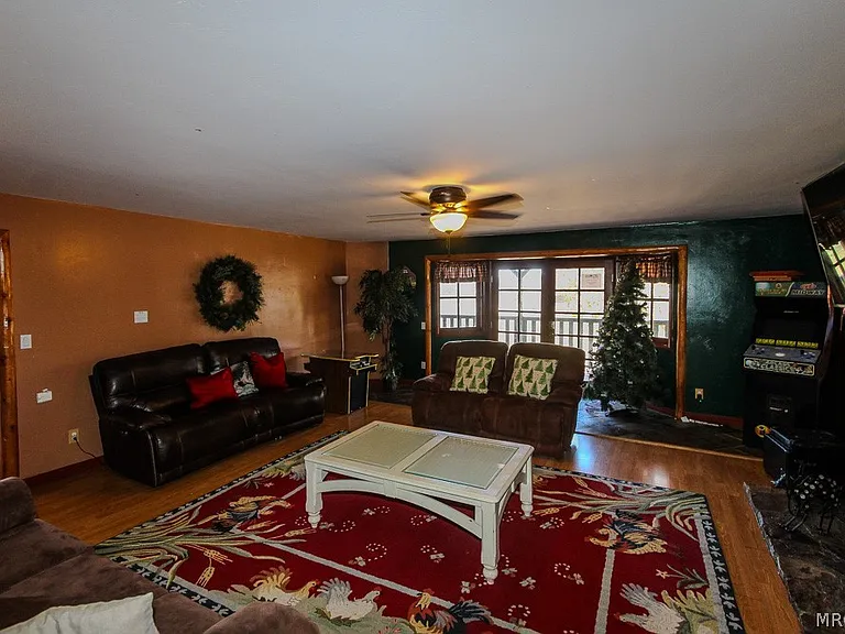 46784 Pioneertown Rd — Photo 5
