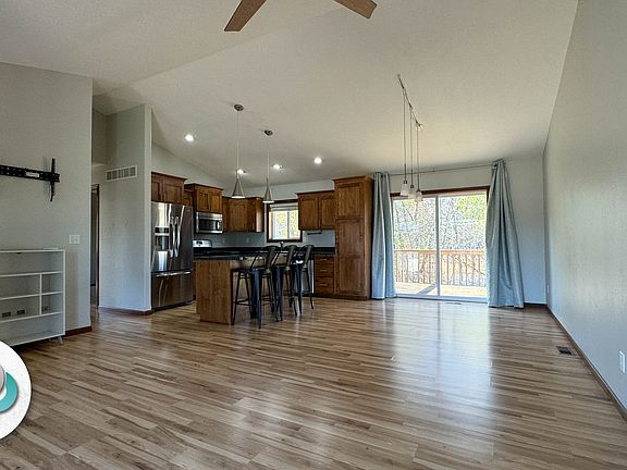 5th image of 606 Pine Brooke Dr