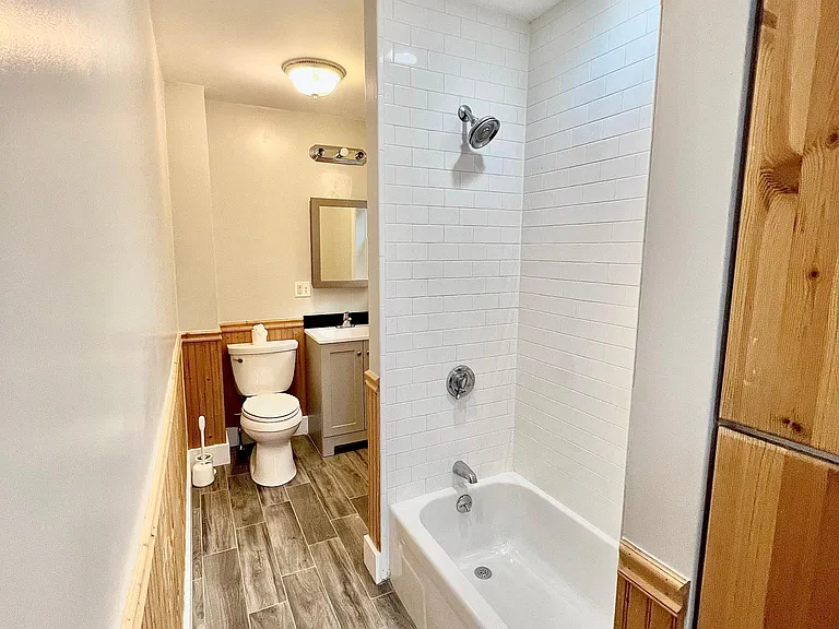 31 Adrian St #2 — Photo 17