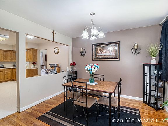5th image of 1510 Meadowbrook Ln
