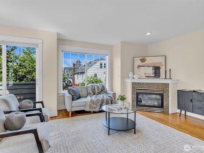 352 NW 76th Street #B, Seattle, WA, 98117