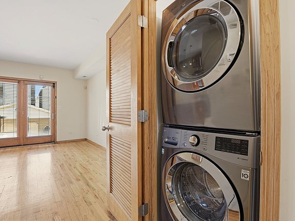 5th image of 3139 W Washington Blvd