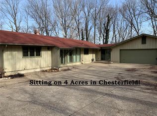1969 Schoettler Rd, Chesterfield, MO 63017