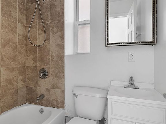 4th image of 205 W 20th St #4
