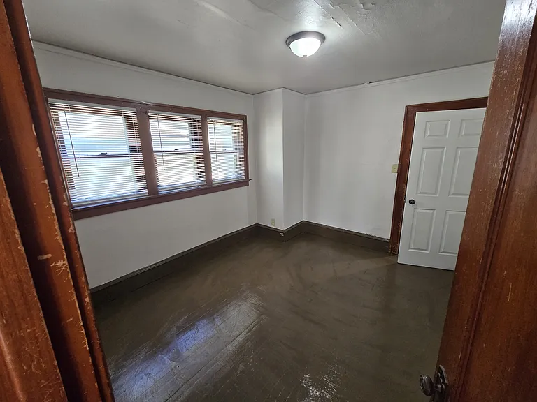 1908 W Melvina St — Photo 12