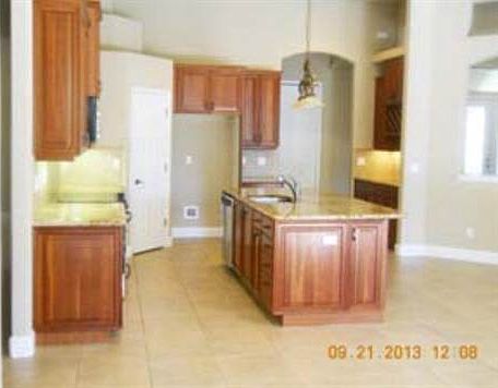 4th image of 1 Creekside Ct