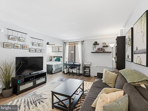 2nd image of 1420 N St NW #307