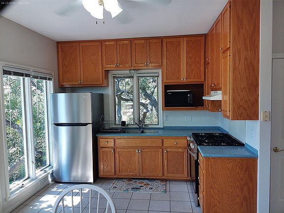 5th image of 525 Northwood Hills Dr
