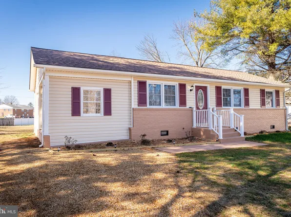 108 S Marye Ln, Luray, VA 22835