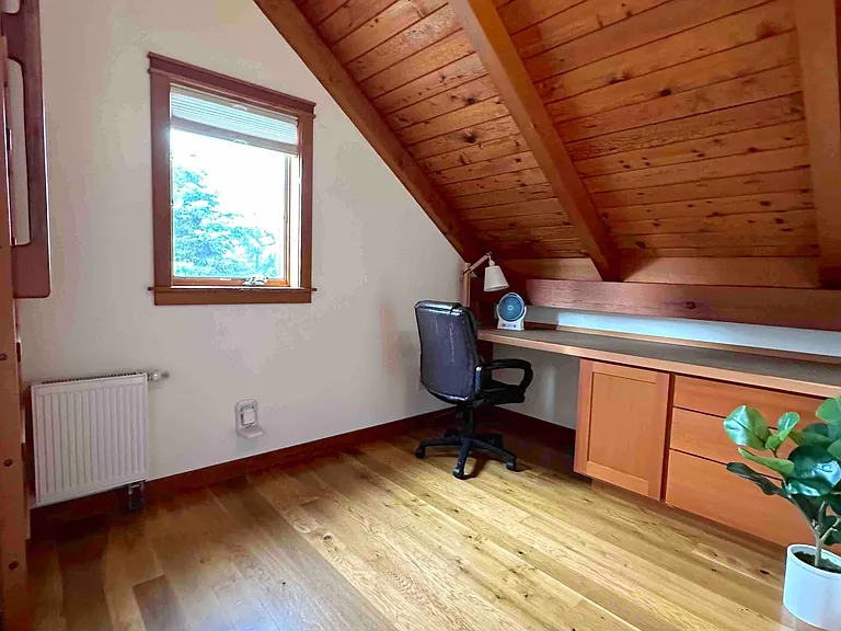 1843 NE Virginia Ct — Photo 24