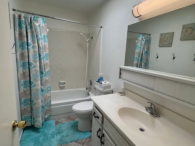 501 E Suffolk Dr — Photo 18