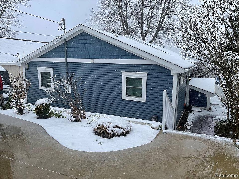 1st image of 1077 Sunrise Park St