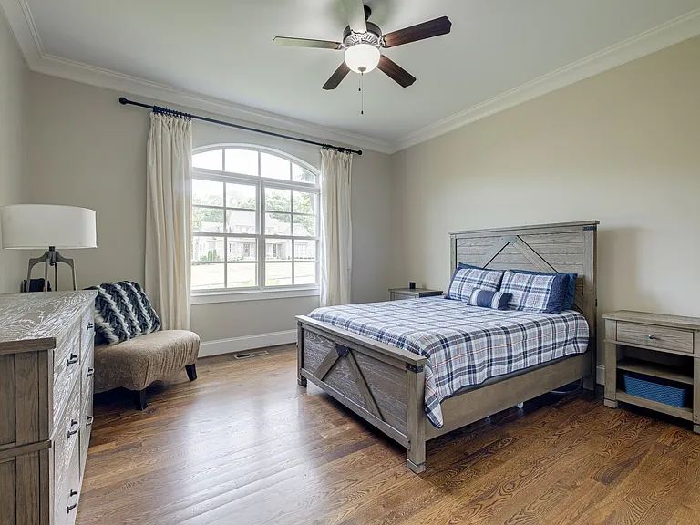 8231 Glover Dr — Photo 52