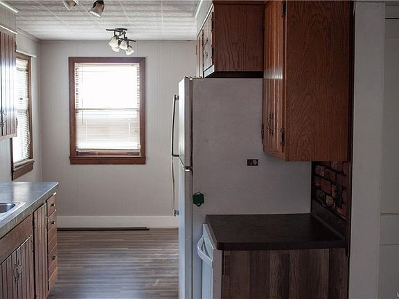 5th image of 54 McConkey Dr