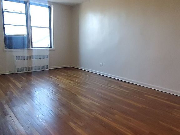 5th image of 3555 Kings College Pl APT 3G