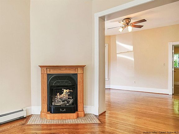 4th image of 59 W Chester St
