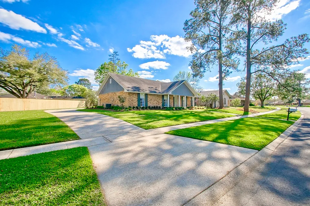 4 bed, 1946 sqft, $4,000 — Photo 3