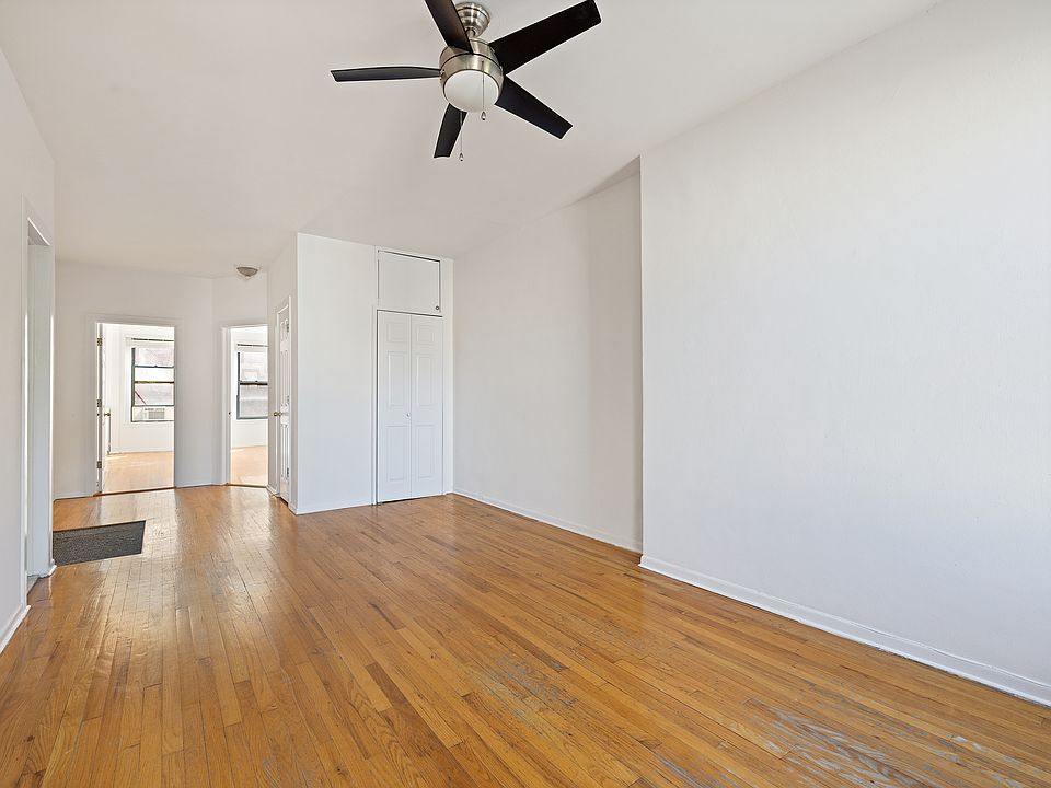 1st image of 228 Smith St APT 2